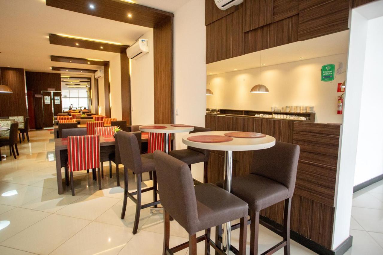 Carlton Plaza Torre Hotel อาราชา ภายนอก รูปภาพ