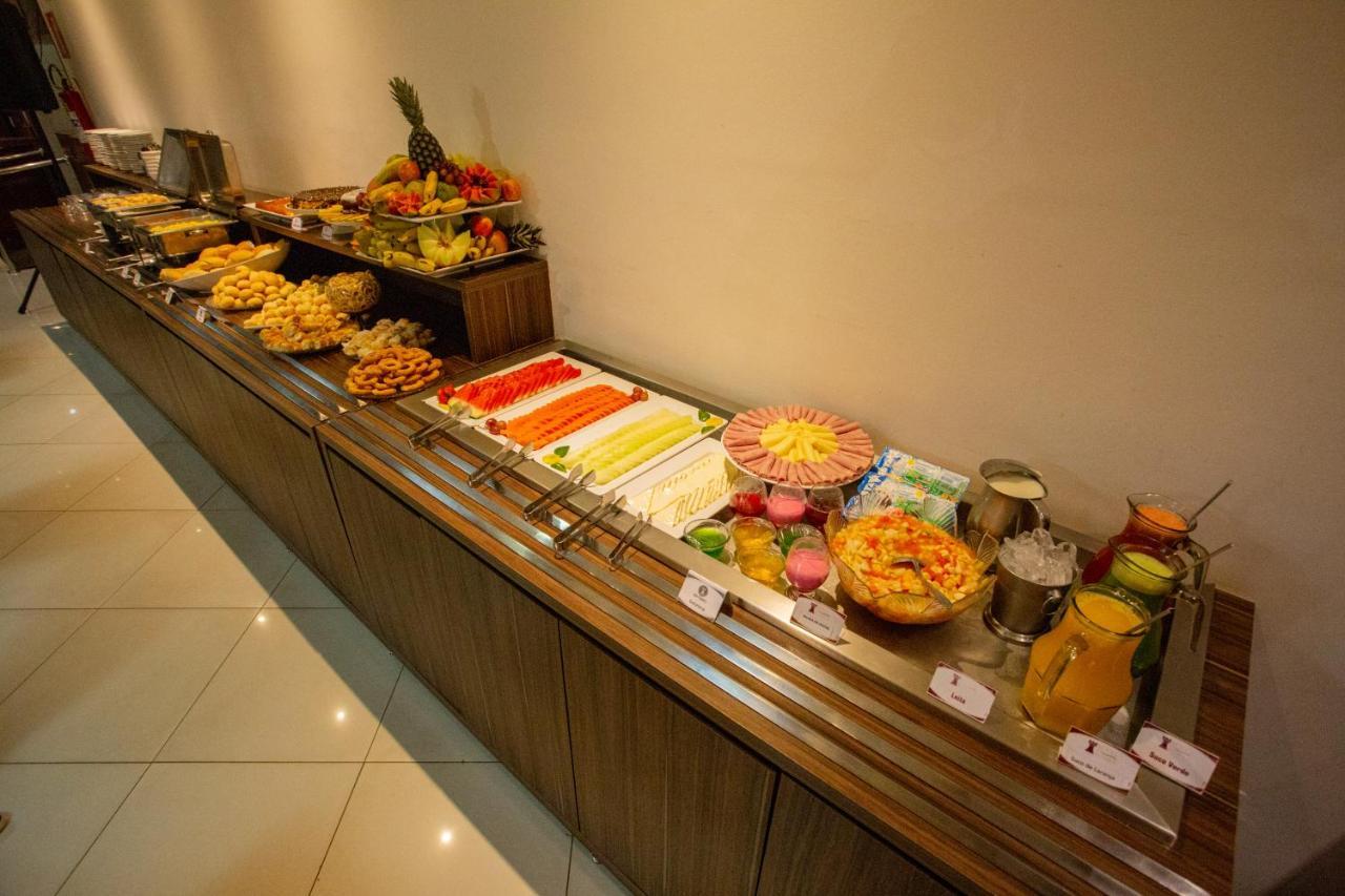 Carlton Plaza Torre Hotel อาราชา ภายนอก รูปภาพ